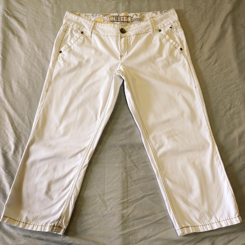 BKE Casuals Erika White Contrast Stitch Capri Crop Jeans Size 30 Y2K
